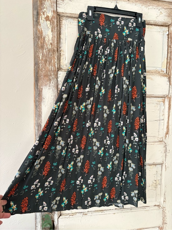 NATURAL LIFE Dresses & Skirts - Natural Life NWT Black Floral Rayon Skirt size Medium
